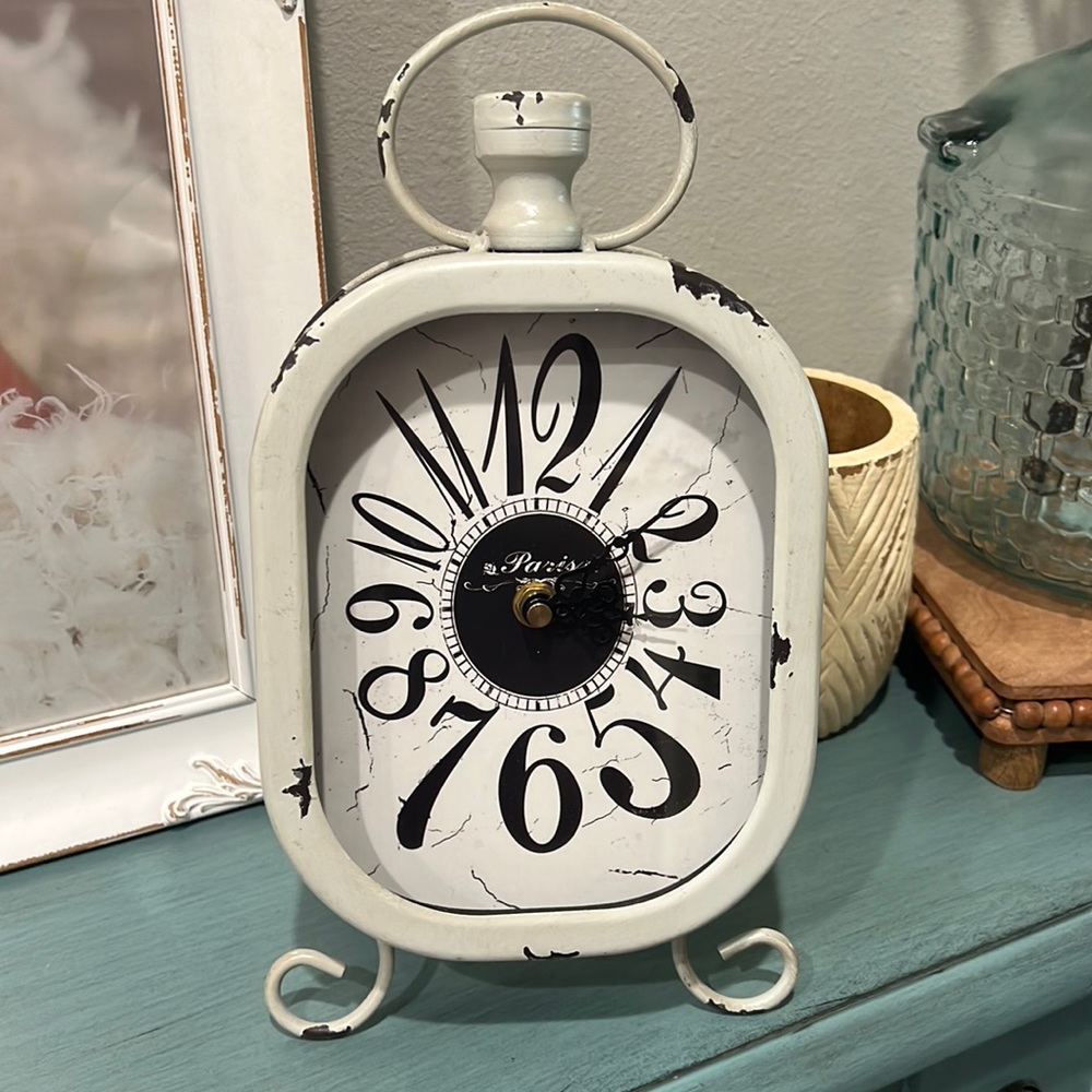 Clock - Picture 1 of 2